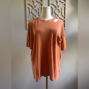 Free People We The Free Rubi Ripped Pocket Tee T-Shirt in Peach Pit